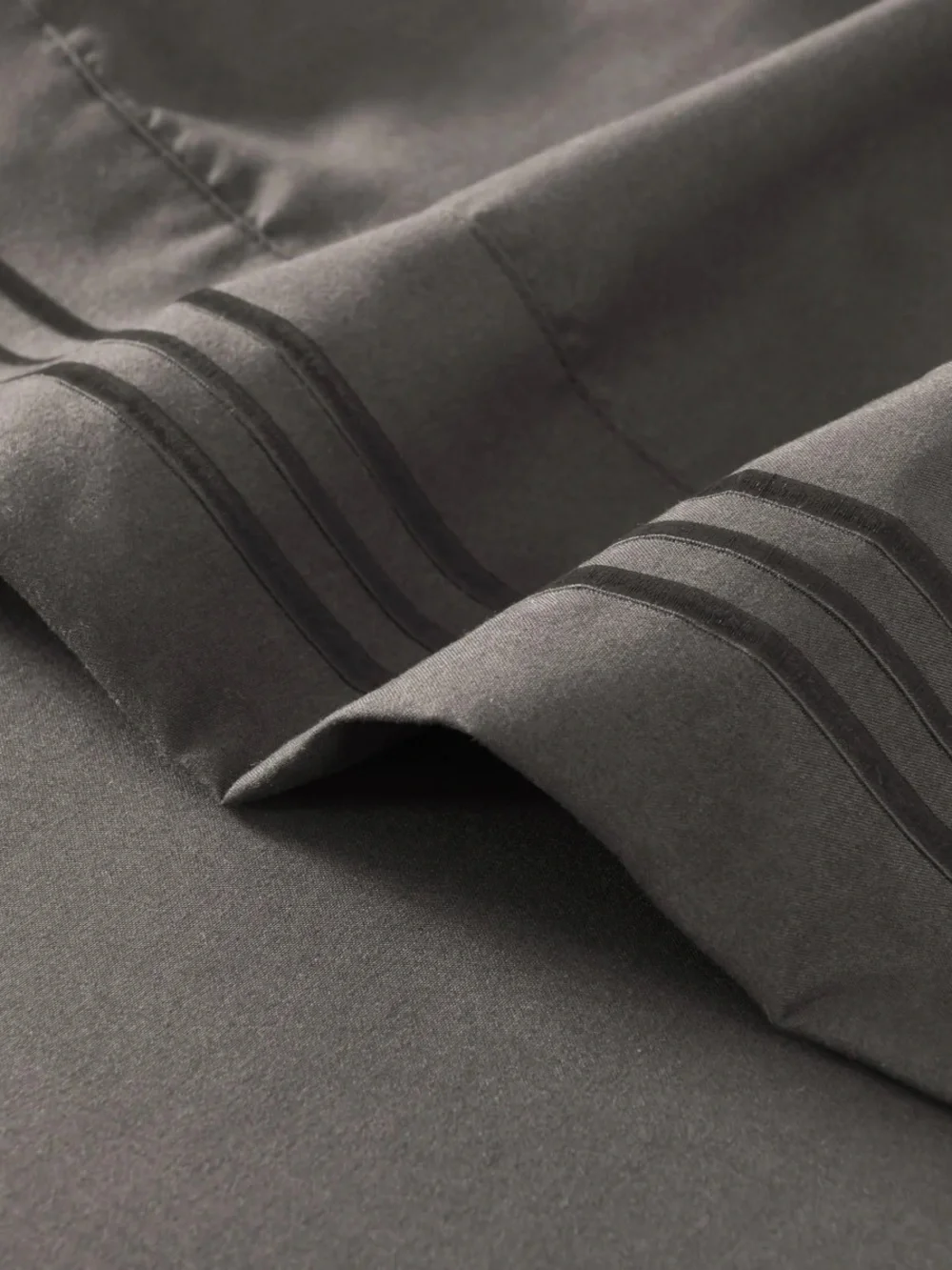 Gray Queen 6 piece sheet set